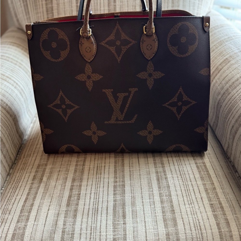 On The Go GM

Louis Vuitton Monogram Brown Tote Bag